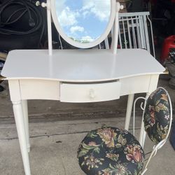 Cute Vanity Chair
