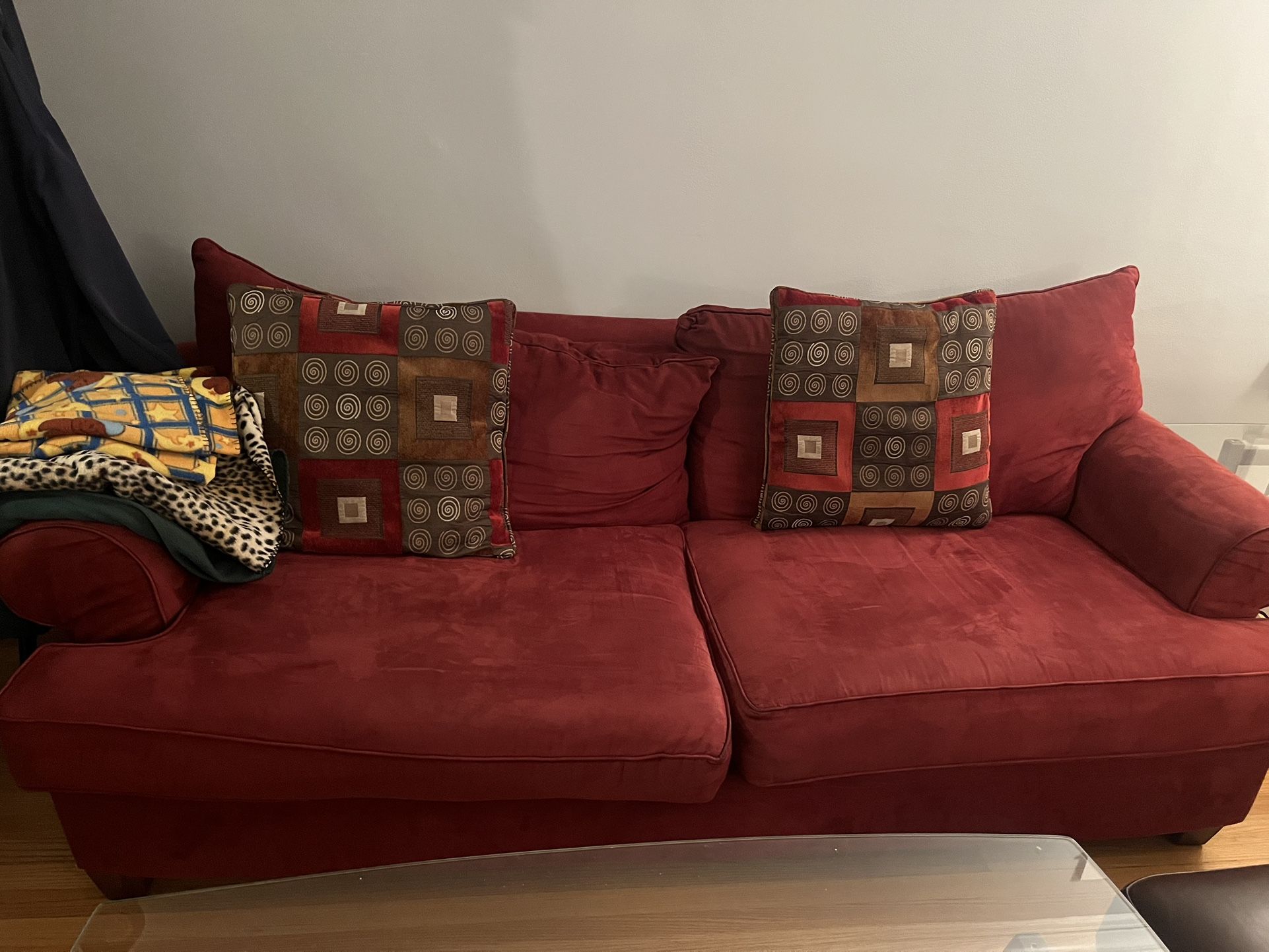 Free Preowned Living Room Set $0