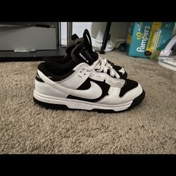 Nike Chunky Dunks