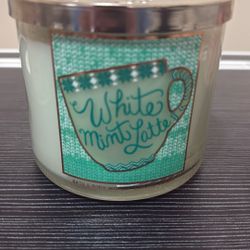 Bath & Body Works 3 Wick Candle - White Mint Latte