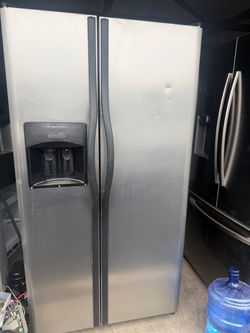 36” Frigidaire refrigerator side by side cooling good / good for second fridge