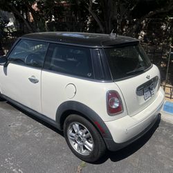 2013 MINI HardtopCooper Hatchback 2D  Milage 80,000