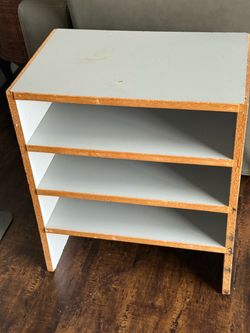FREE – 2 Storage / Pantry Shelves