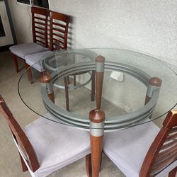 GLASS TABLES WITH CHAIRS