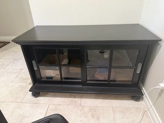 Entertainment center/tv console