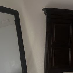 Dark Wood  Bedroom Set