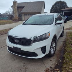 2019 Kia Sorento (For Parts Only)