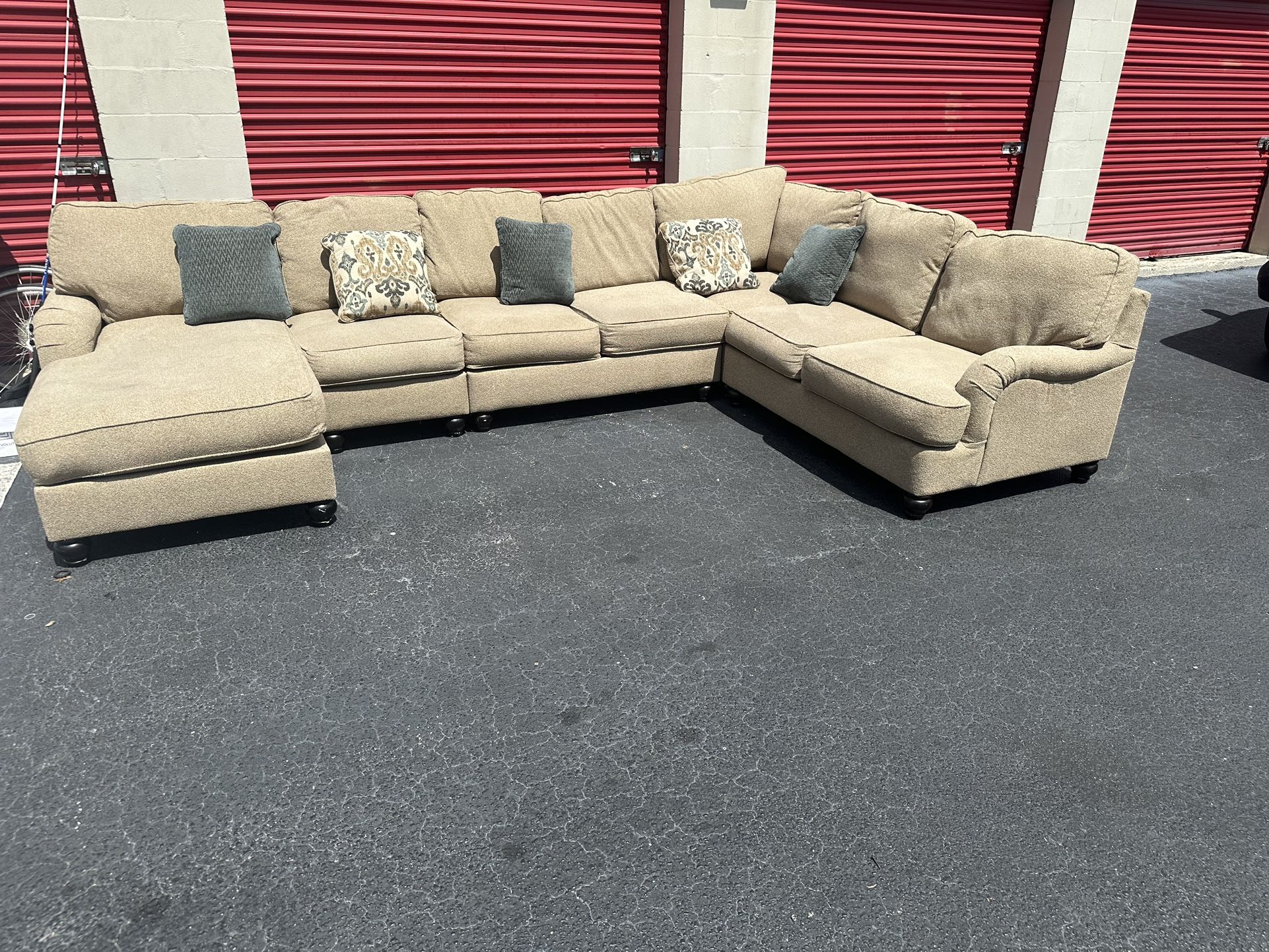 Comfy Nice Light Brown Sectional Couch π₯π₯