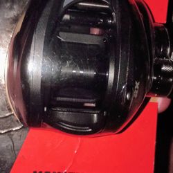 Abu garcia max  sx low profile