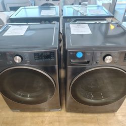 $1278(MSRP$2698, Save $1420) LG Washer With Gas Dryer Set 