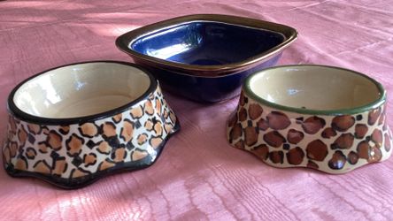 Pet bowls