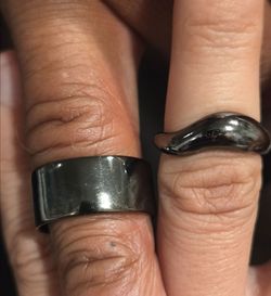 Two Silver-Tone Metal Rings Set Size: 9/6