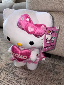 Hello Kitty Animated Plush (Valentine’s Day)
