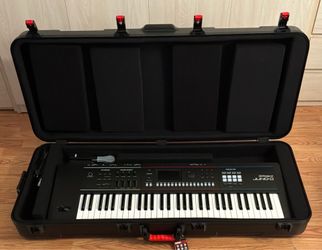 Roland Juno DS6 - 61 keys Keyboard - New Hard Case Included - Brand New - Never used