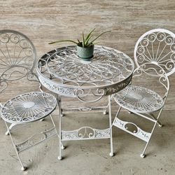 Beautiful Vintage/Antique wrought Café Table Set