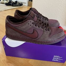 Nike SB Dunk Low City Of Love Burgundy Crush