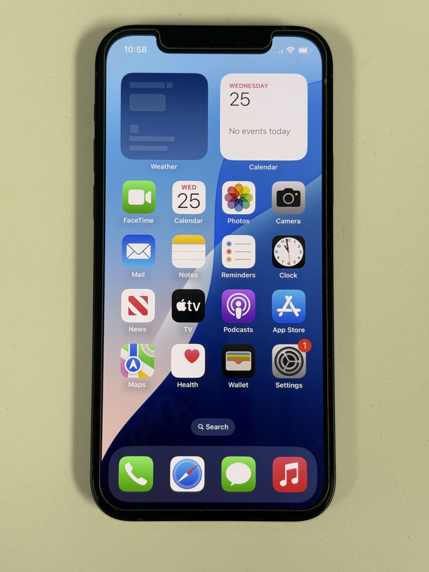 Great Condition iPhone 12 Black 64gb Unlocked for any carrier