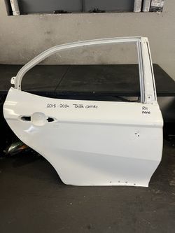 2018-2019-2020-2021-2022-2023-2024 TOYOTA CAMRY RIGHT REAR DOOR OEM USED