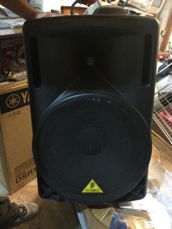 Behringer power speaker