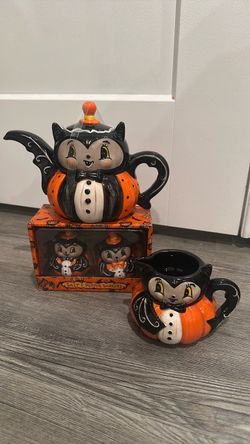 Johanna Parker Bat Teapot , Creamer , Salt & Pepper