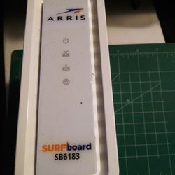 Modem Arris Surboard.