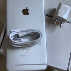 Factory unlocked apple iphone 6s 16 gb, Sold with store warranty 