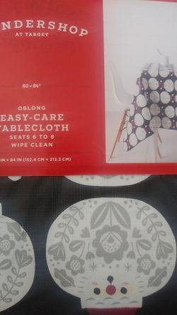 Easy clean table cloth
