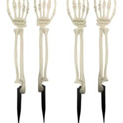 Realistic Looking Skeleton Stakes Severed Plastic Skeleton Hands Yard Signs for Halloween Props Decorations 2 Pairs