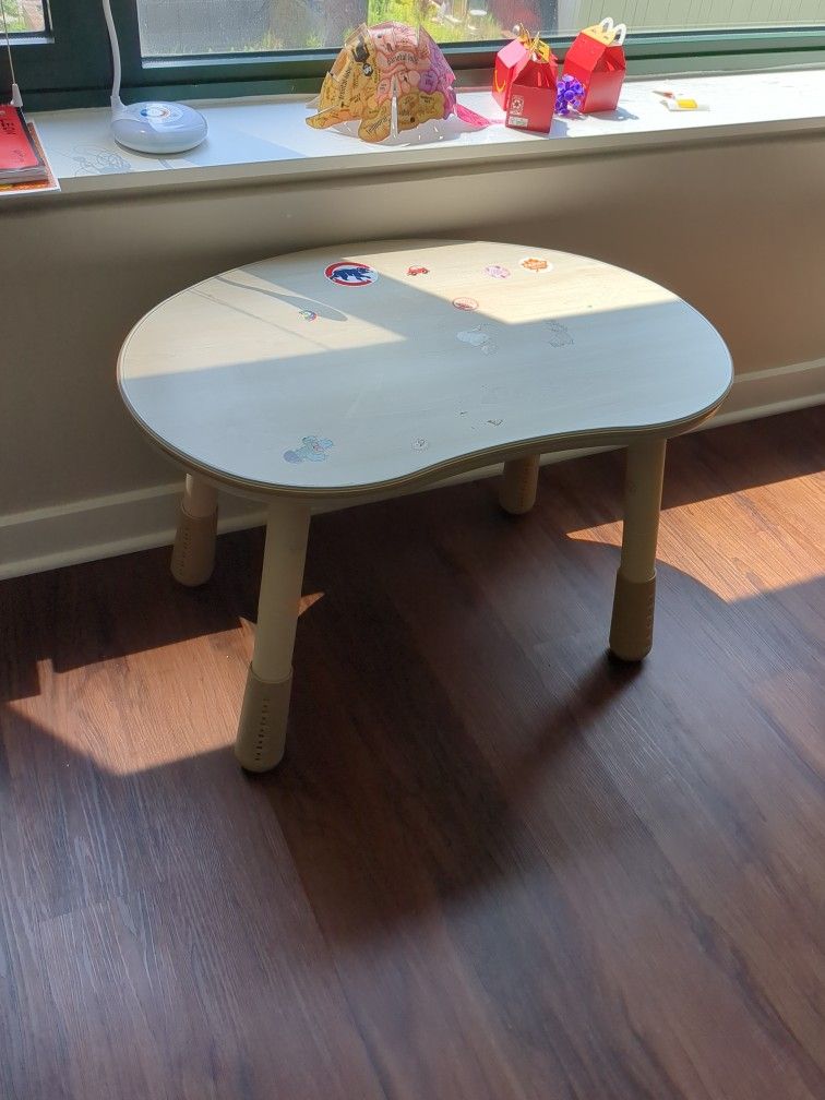 Adjustable Kids' Study Desk