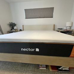 Queen Size memory foam gel nectar brand mattress new