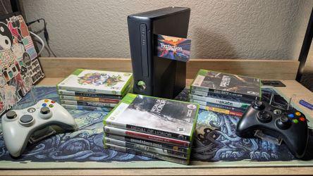 Xbox 360 with 1 controller 1 game bundle