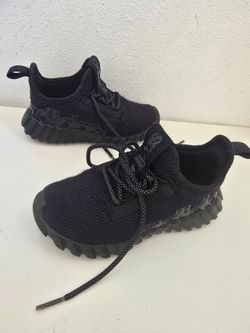 Kids shoes size 11