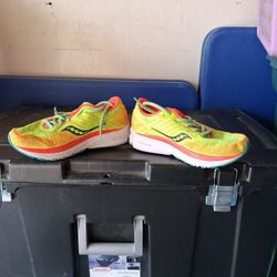 Boys Tennis  Shoes Brand New Paid $112   Have The Receipt  Stil In Box Size51/2 $ 35l