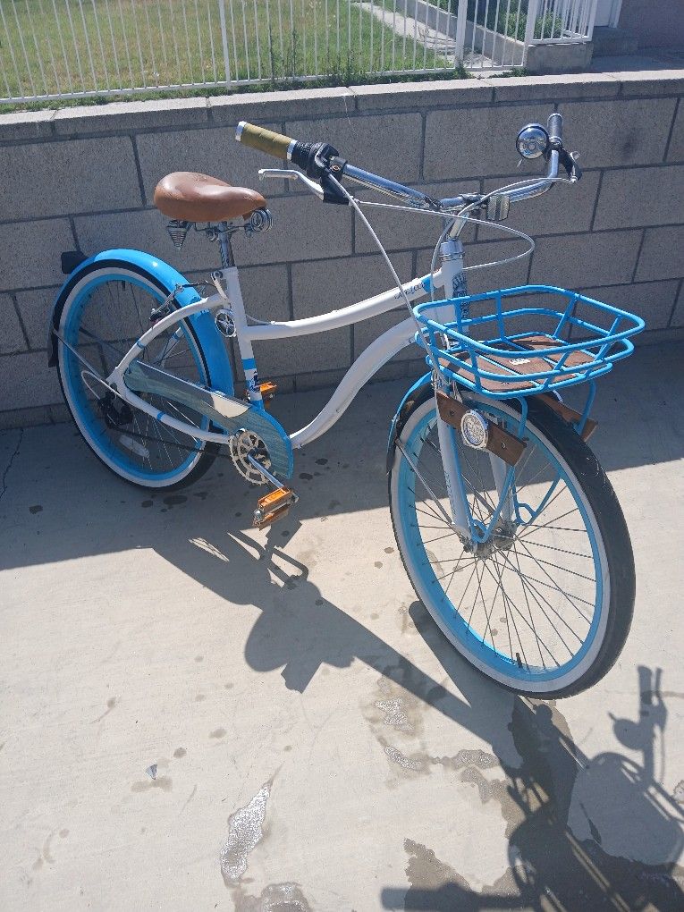 Women's 26" Huffy Cape Cod 7 Speed Beach Cruiser
