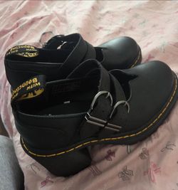 Dr. Martens Black Leather Mary Jane Shoes size women's 6
