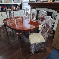 Cherrywood Dining Table With 7 Chairs