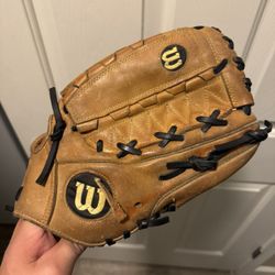 Wilson A2000 Baseball Glove