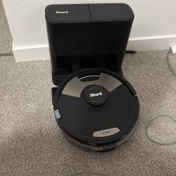 Shark Robot 2 In 1 Vacuum Price Negotiable