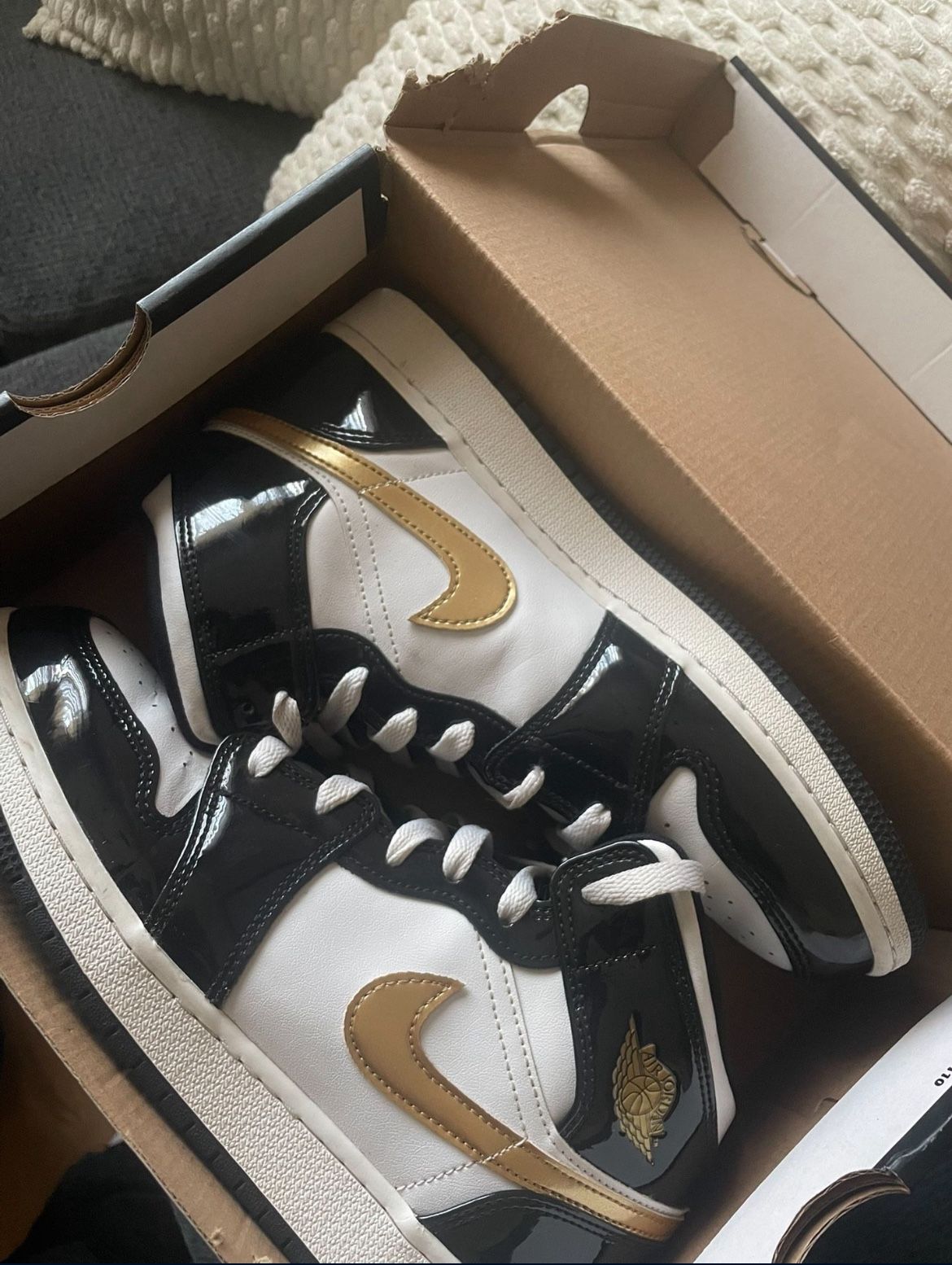 Air jordan 1 mid SE (gs)