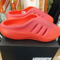 New Adidas AdiFOM IIInfinity Mule 001 Men Size 9 Red