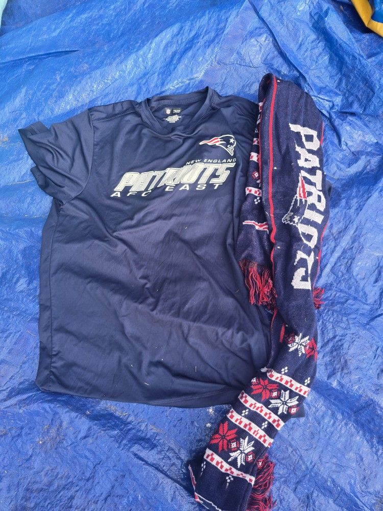 NFL Patriots Shirt And Scarf