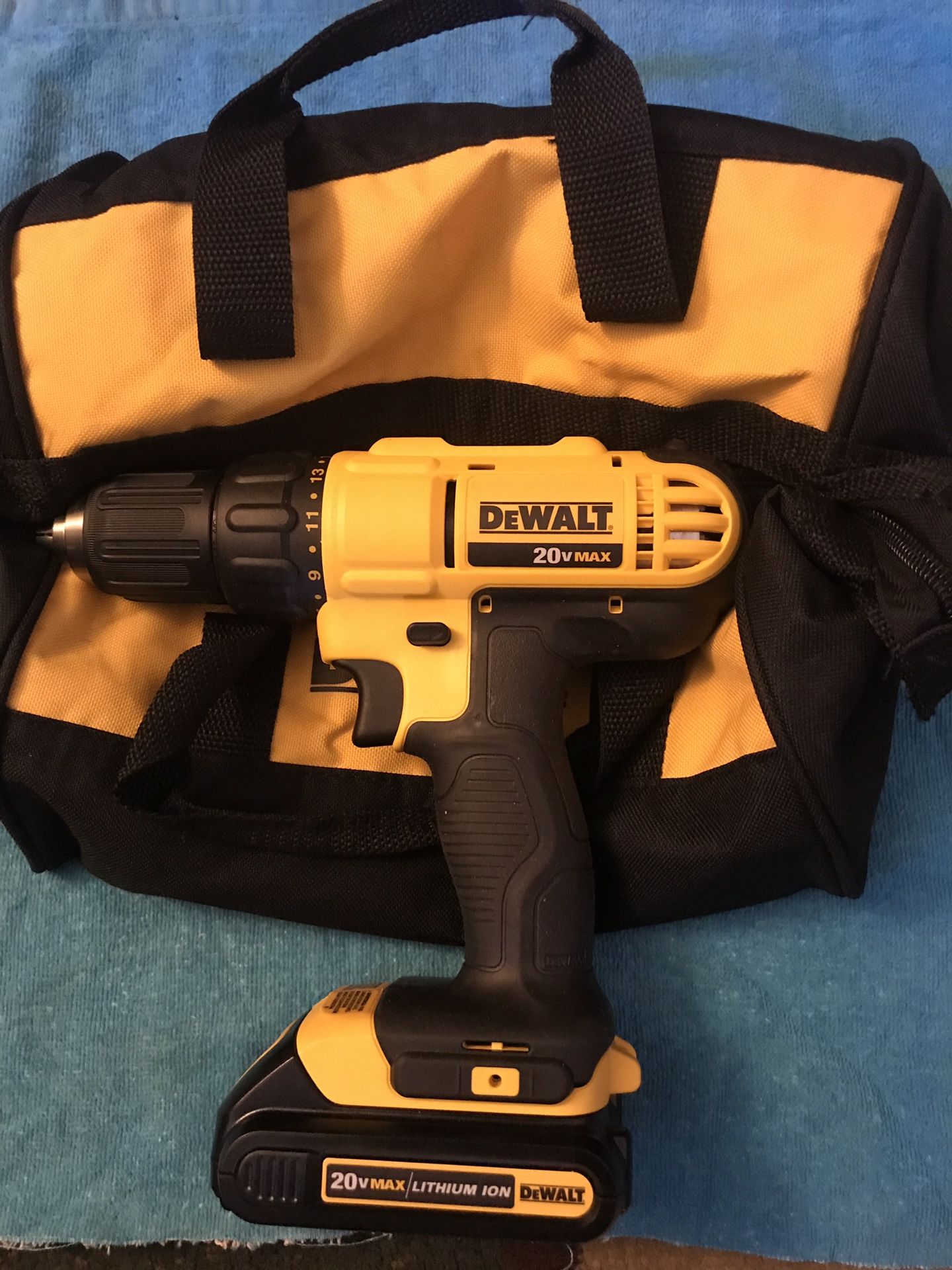 Dewalt drill bateria in bag no changer ok