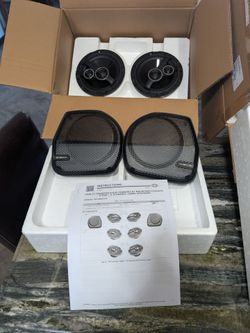 HD Stage 2 Rockford Fosgate Lower Fairing and Grand Tour Pak Speakers
