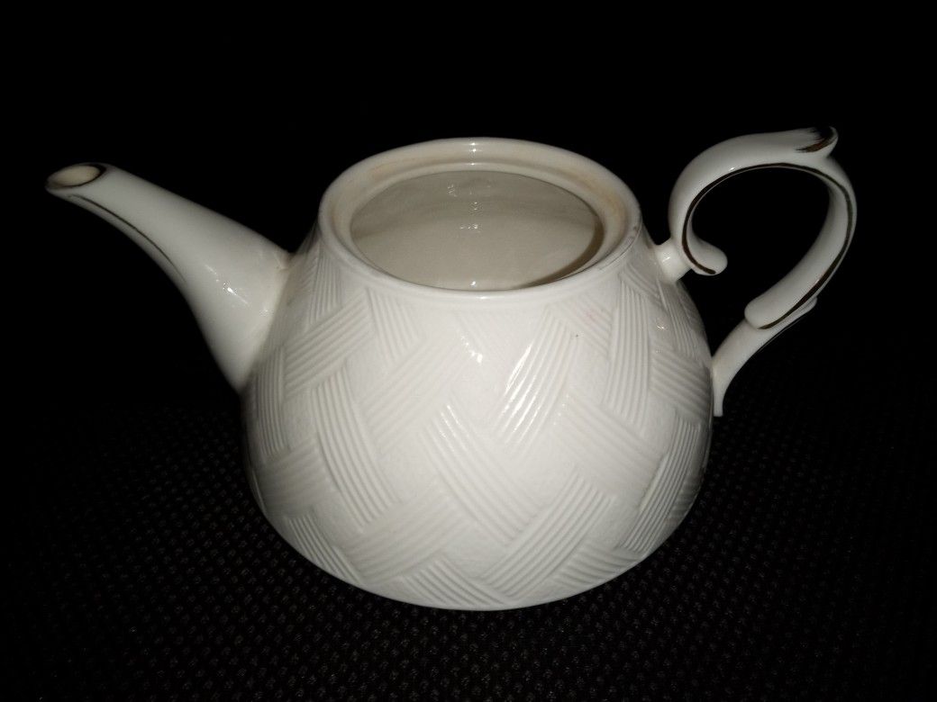 Alpine Tea of Coffee Pot with No Lid!!