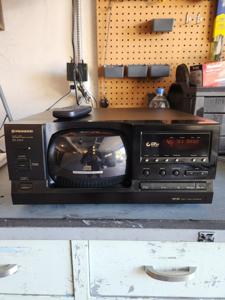Pioneer PD-F907 101 Disc CD Player w/remote