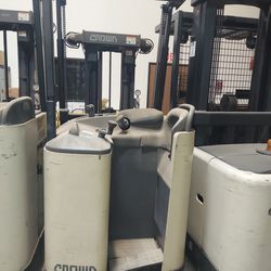 Crown RC Forklifts