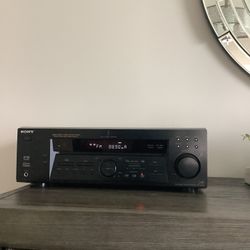 * SONY * HIGH POWER HOME  THEATER SURROUND SOUND RECEIVER . GREAT SOUNDING RECEIVER IN EXCELLENT CONDITION . MUST SEE TO APPRECIATE . 