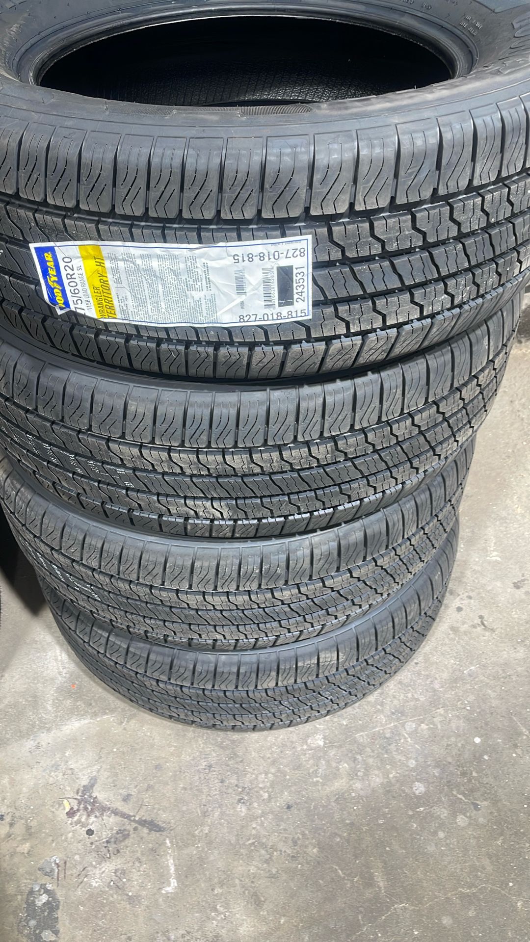 275-60-20 Goodyear Wrangler New