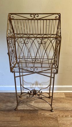 Ornate Vintage-Style Metal Birdcage Plant Stand – Decorative Garden Décor