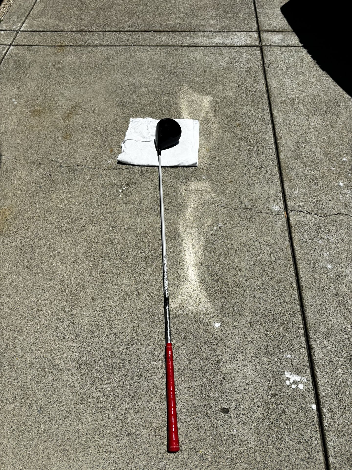 Titleist 915 d3 Driver with custom shaft and grip